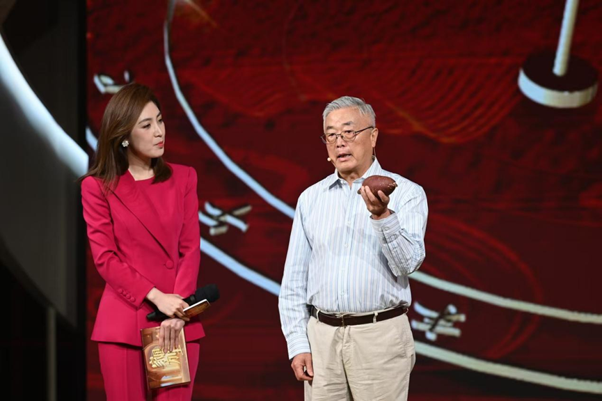 “家国万里时光故事会” 举行，多家庭共话家风与家国情怀  第2张